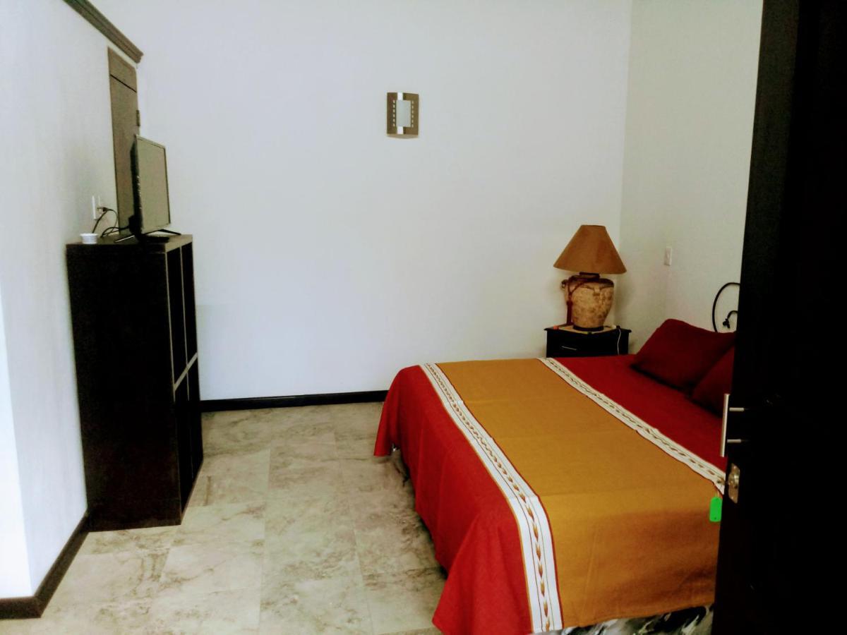 Отель Casa Shalom Oaxaca Экстерьер фото